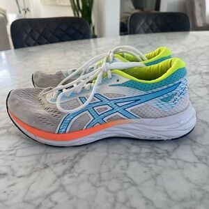 Women’s ASICS Sneakers SZ 7.5